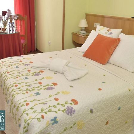 Hostal Ponte Dos Santos Ribadeo Eksteriør bilde